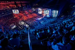 S15世界赛新英雄登场：双形态切换，创新战术玩法揭秘